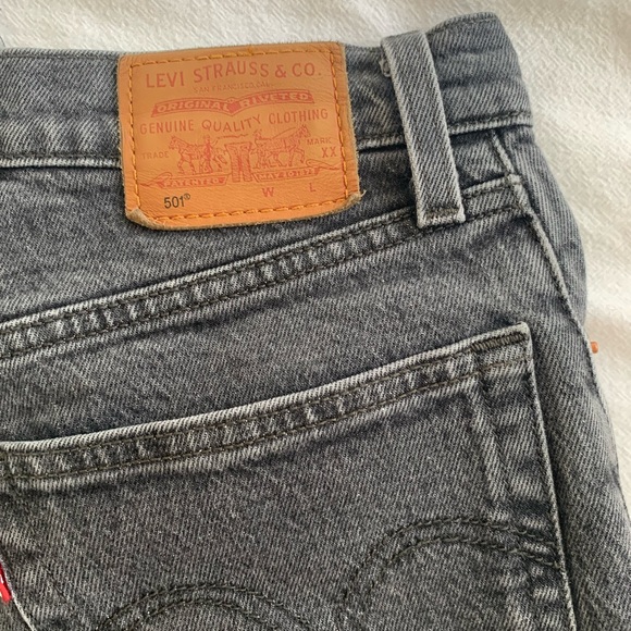 Levi’s Reworked Classic 501 - Picture 5 of 9